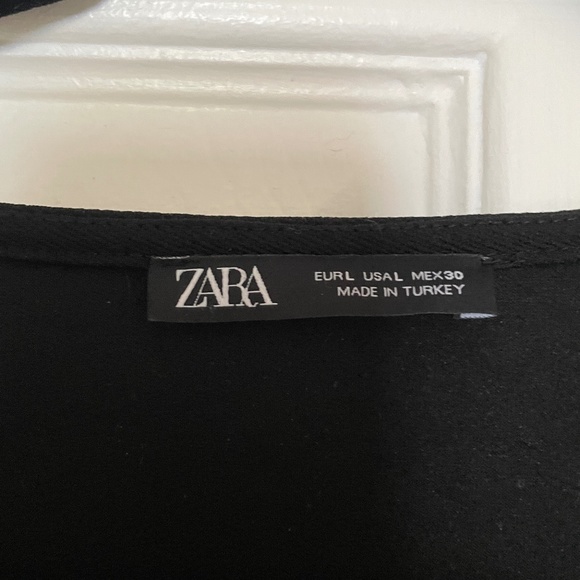Zara Long-sleeve v-neck blouse with belt - Picture 4 of 4